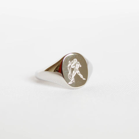 Zodiac Signet Ring in Silver - Aquarius