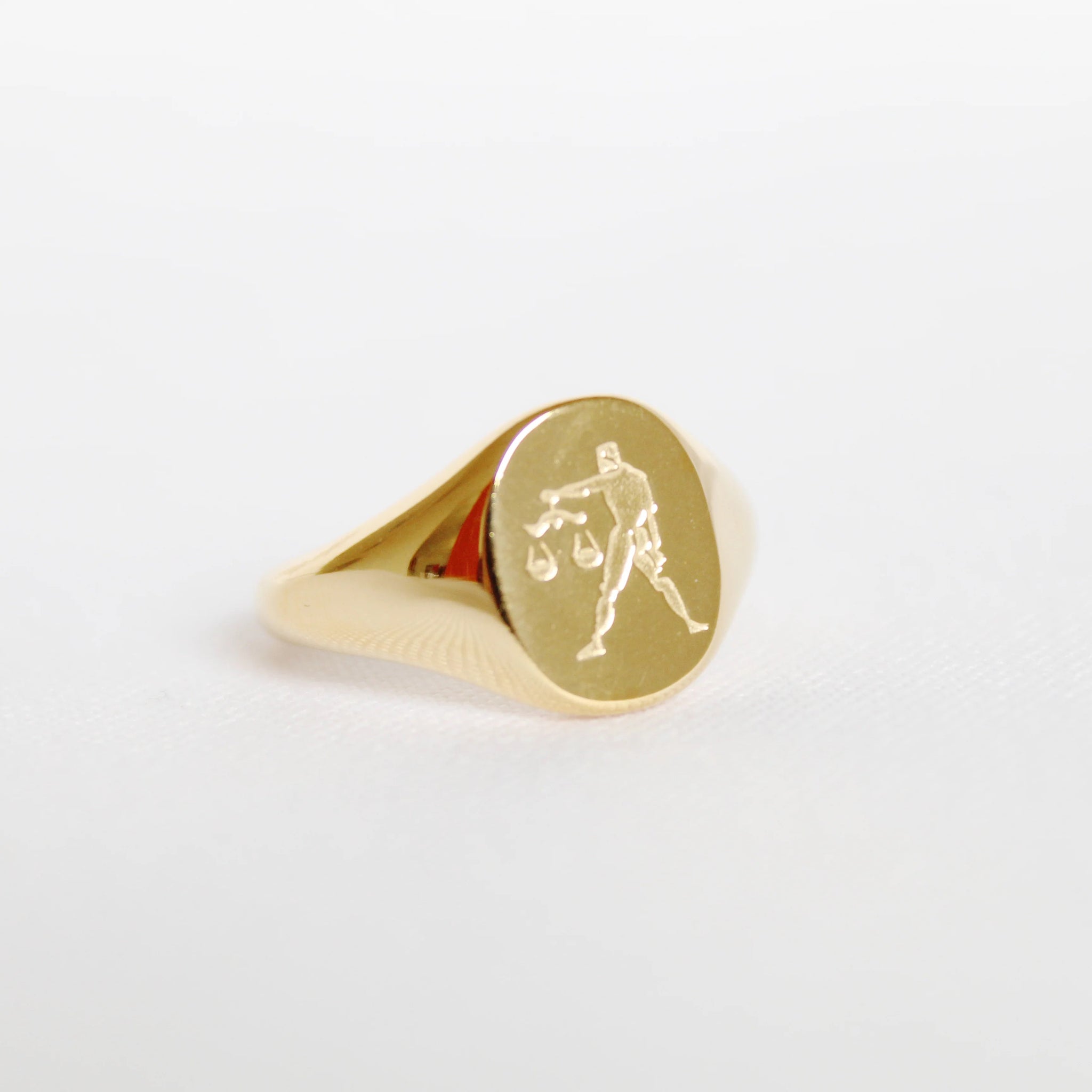 Zodiac Signet Ring in Gold - Libra