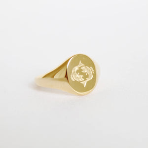 Zodiac Signet Ring in Gold - Pisces