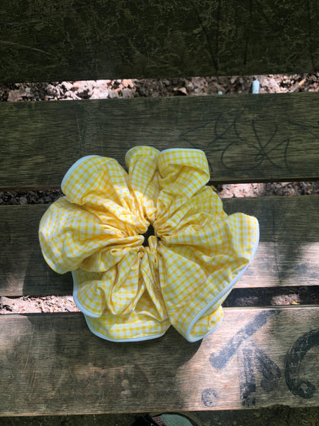 Scrunchie in Yellow Gingham